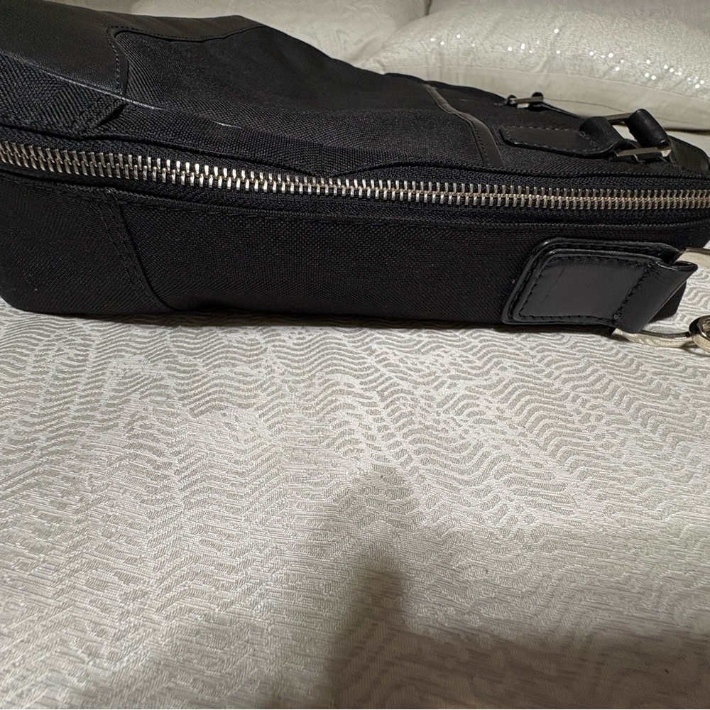Jones Bootmaker University Briefcase - Picture 9 of 16